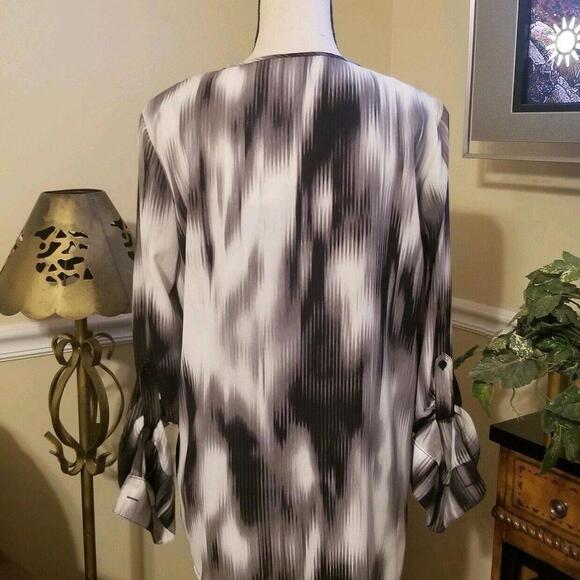 Rafaella Top Womens Medium Black And White Rhinestones V Neck Roll Tab Sleeves - Picture 2 of 7